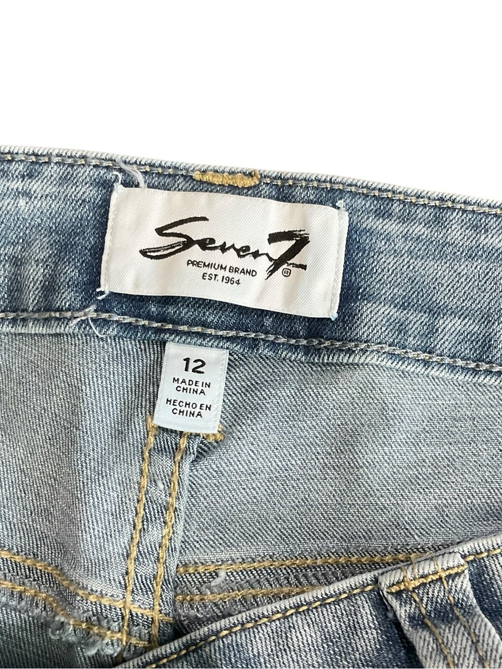 Seven7 High Rise Weekend Light Blue Distressed Denim Shorts Size 12 - Picture 4 of 5